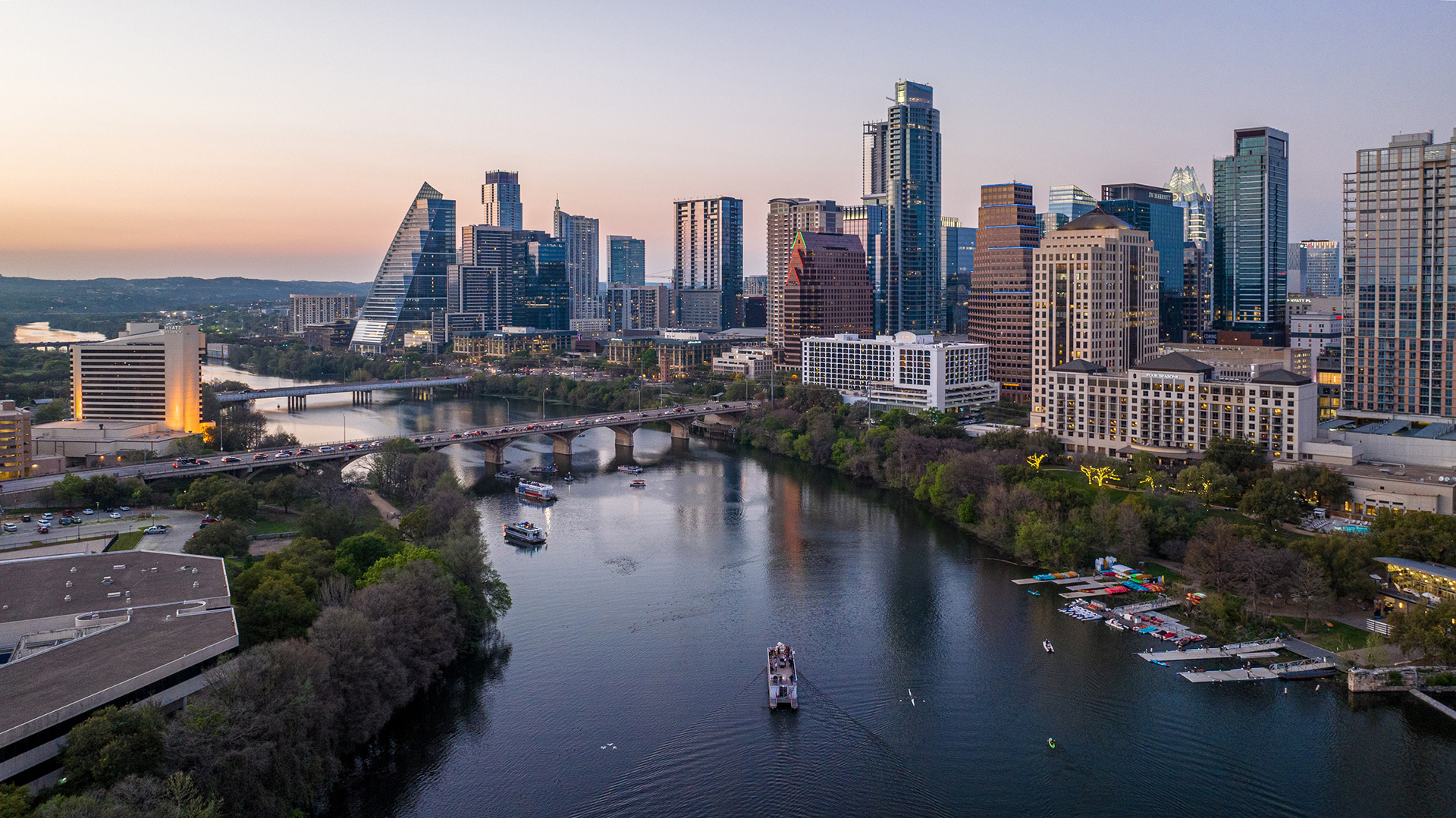 Austin-Texas-avec-le-fleuve-Colorado
