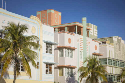 Façades art deco de couleur pastel à Miami Beach